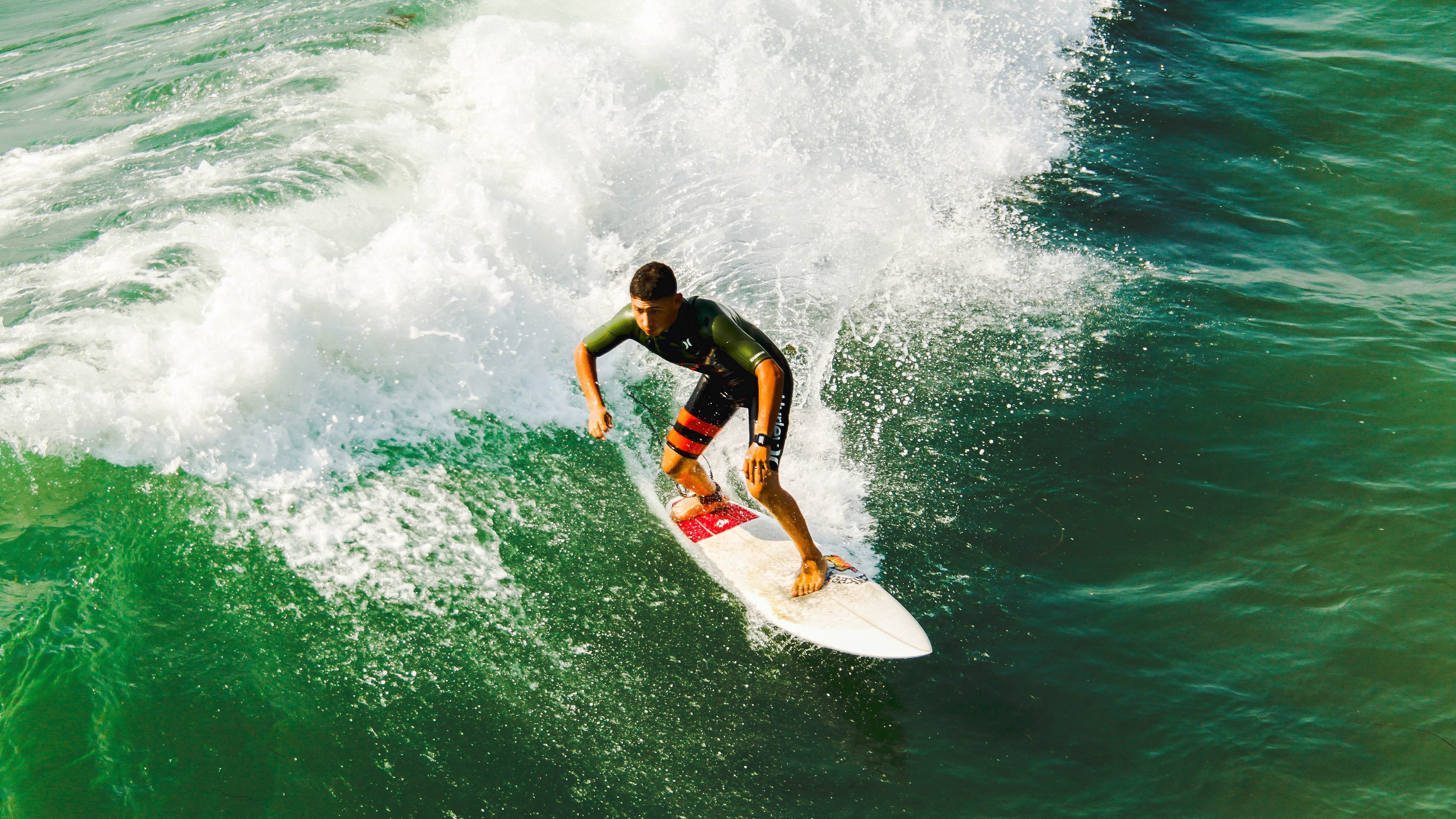 皮克压制级发挥铸就铜墙铁壁,希腊神话军团高效收割几内亚